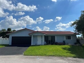 Building Photo - 7520 NW 44th Ct