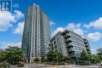 Building Photo - 215 Fort York Blvd