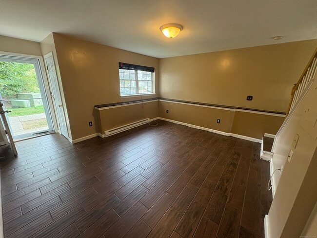 Building Photo - 92 Hamden Ave