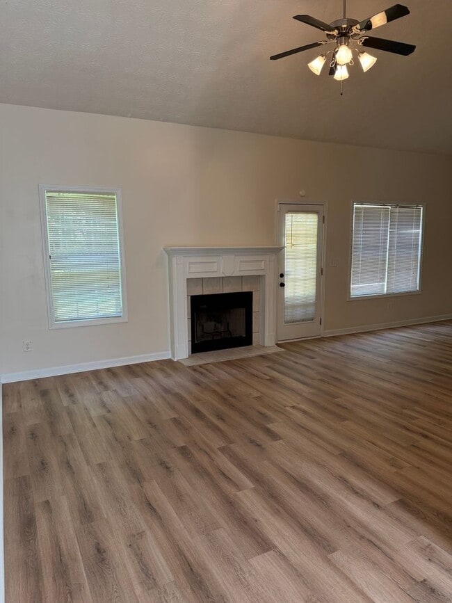 Building Photo - 8711 Rivergate Dr