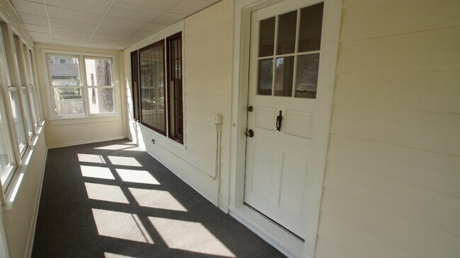 Building Photo - 1310 Wilmette Ave