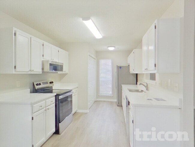 Foto del edificio - 121 Green Rose Rd