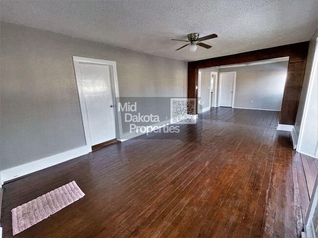 Foto del edificio - 415 N Sanborn- 3 bedroom house