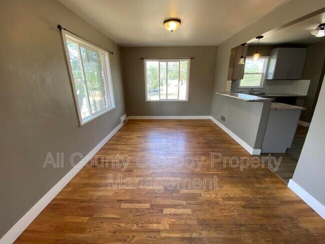 Foto del edificio - 1203 E Canby St