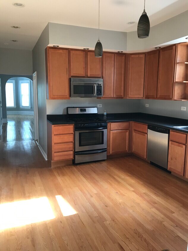 Primary Photo - 3140 W Lyndale St