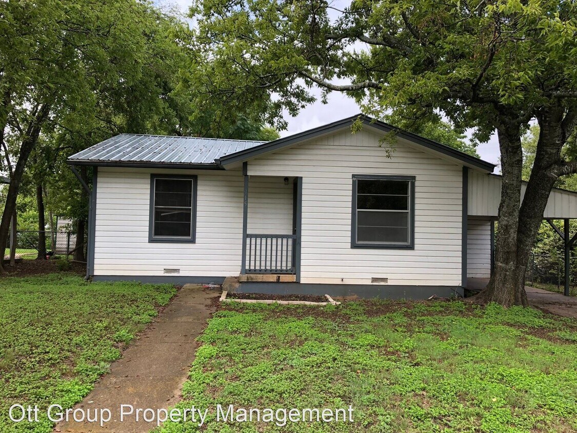 Primary Photo - 2 br, 1 bath House - 915 Morris Dr.