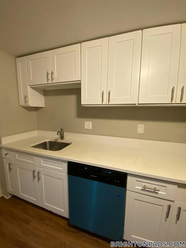 Foto del edificio - 20 Kelley Ct