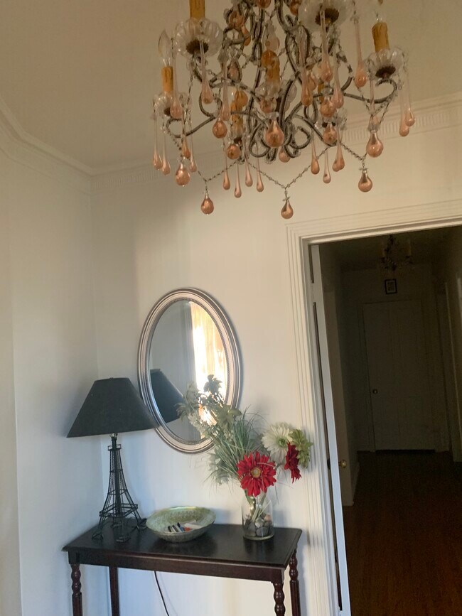 Foto del edificio - 10741 Ashton Ave
