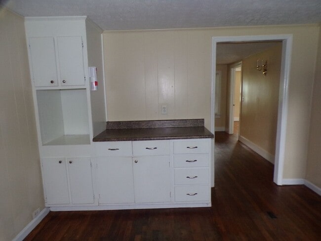 Building Photo - 83 Fuller Rd