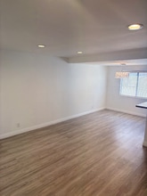 Building Photo - 14715 Saticoy St