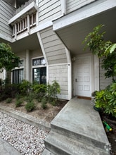 Building Photo - 4676 Don Lorenzo Dr
