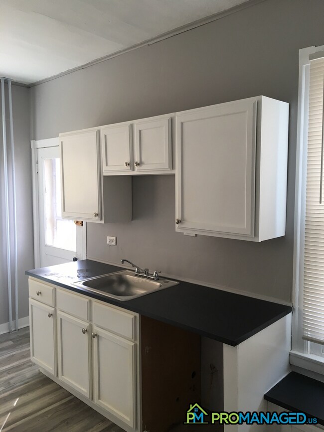 Foto del edificio - 4510 Magee Ave
