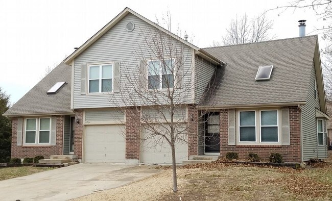 Building Photo - Vaulted Ceilings and Sky Light