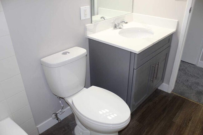 Photo du bâtiment - Bow River Townhomes