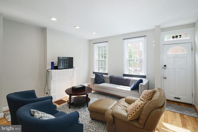 Building Photo - 756 Martin St