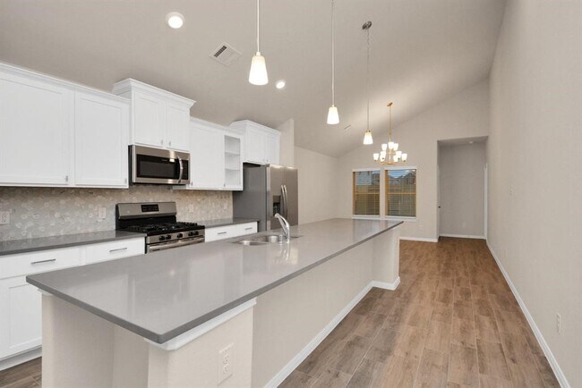 Building Photo - 6927 Escondido Dr
