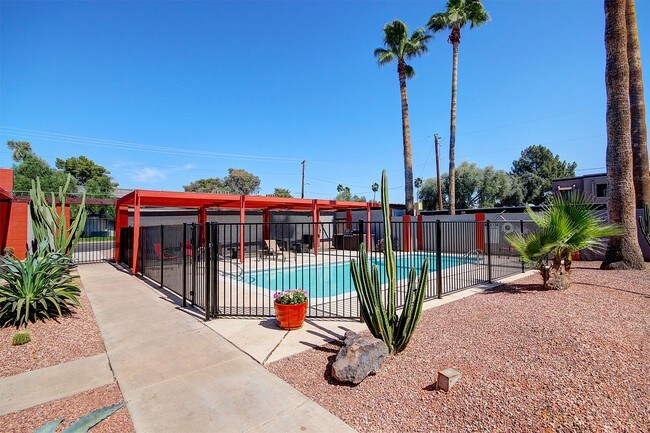 Foto del edificio - 1717 W Missouri Ave