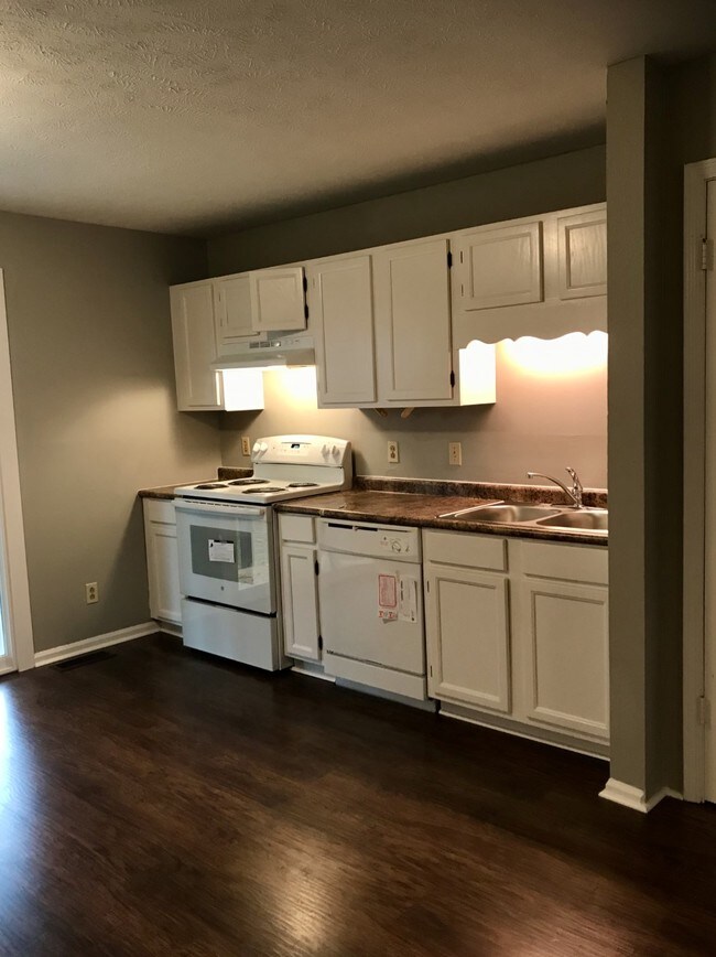 80 Innsdale Cove Unit A, Jackson, TN 38305 Room for Rent in Jackson