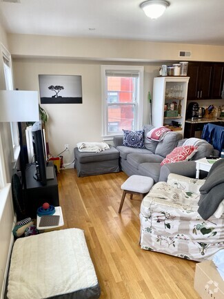 Building Photo - 171 Thorndike St