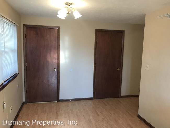 Building Photo - 3 br, 1.5 bath House - 1550 E. Seminole St.