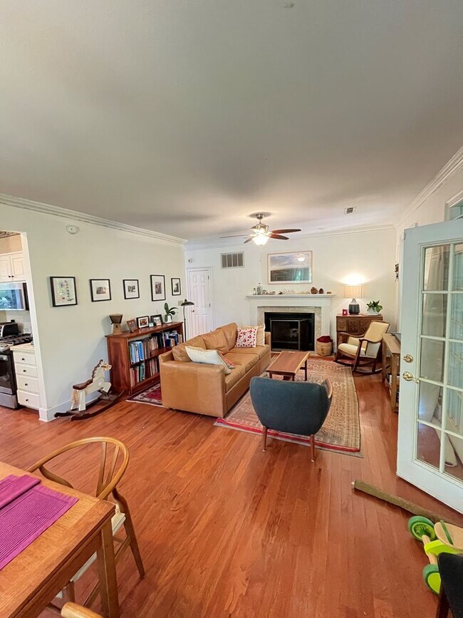 Foto del edificio - HISTORIC DOWNTOWN  3 bedroom 2.5 bath home