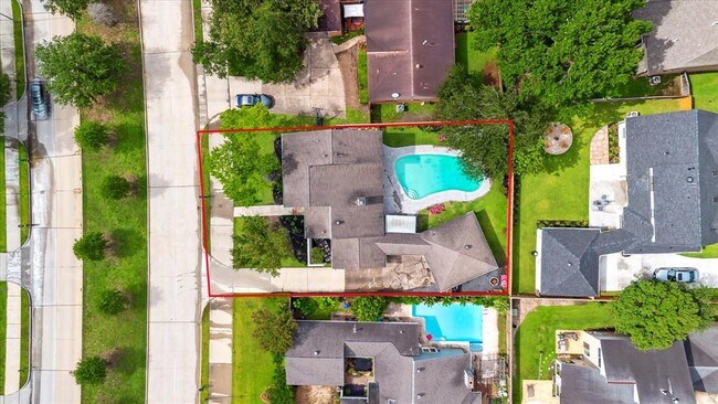 Building Photo - 1727 S Kirkwood Rd