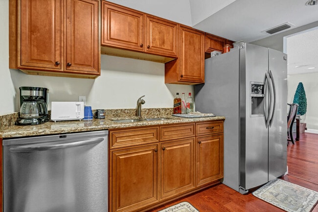 Building Photo - 5600 N Flagler Dr