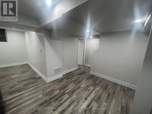 Building Photo - 59 Sugarberry Dr