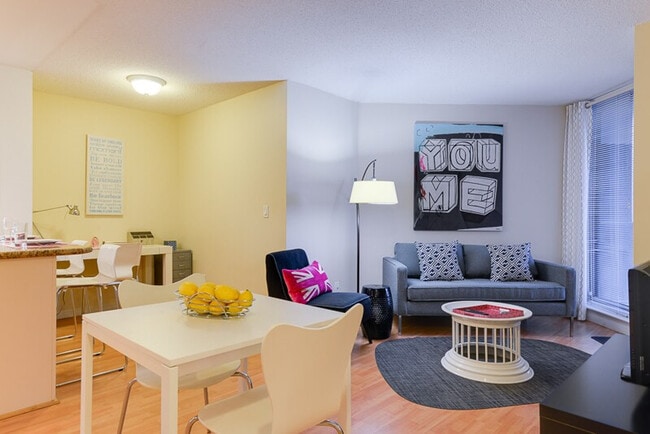 Building Photo - 203 Adelaide St W