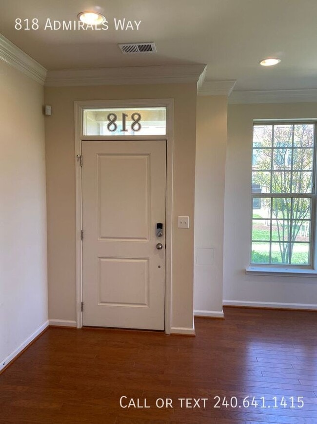 Building Photo - 818 Admirals Way