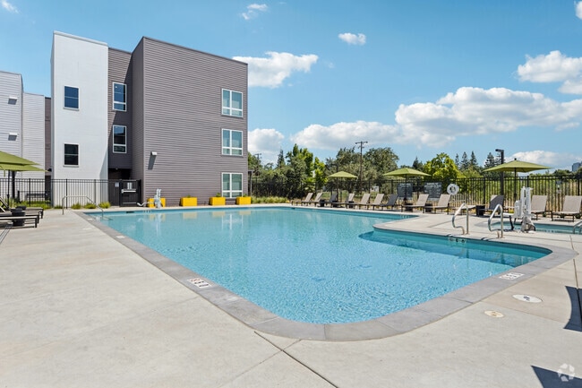 Building Photo - The Grove at Woodlake