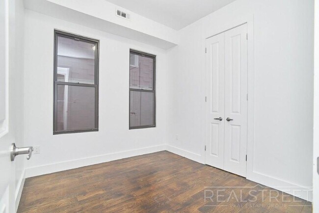 Plano de planta - 1583 East 15th Street