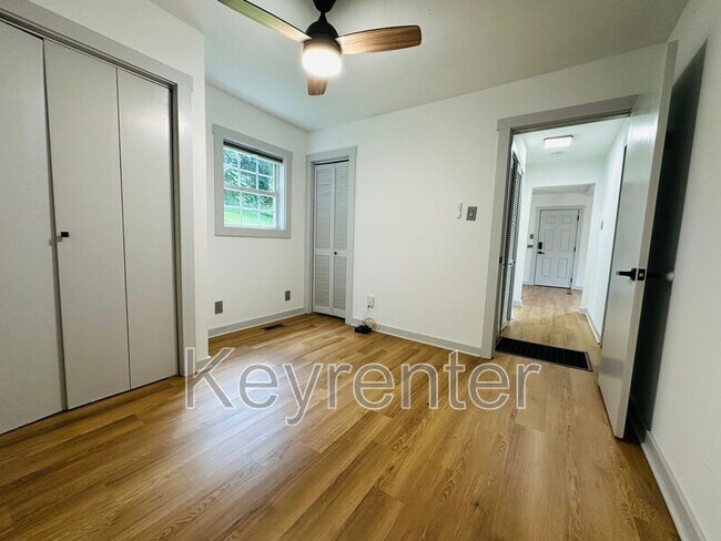 Foto del edificio - 800 Gertrude Ave