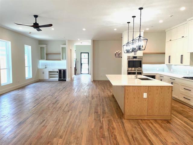 Foto del edificio - 4424 University Blvd