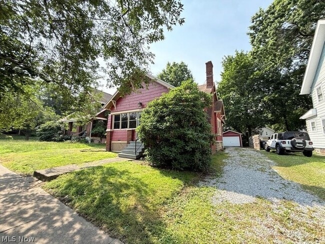Building Photo - 1504 Preston Ave