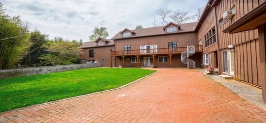 Foto principal - 340 W Chestnut Hill Rd