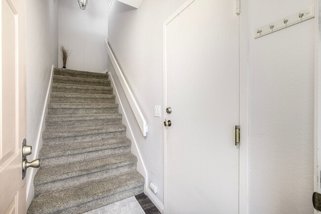 Building Photo - 3045 Corte Trabuco