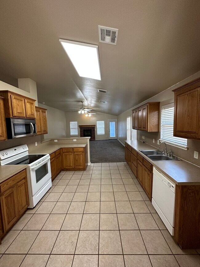 Foto del edificio - 809 Beechwood Way