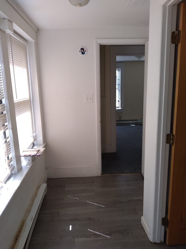 Pasillo - 664 Spruce St