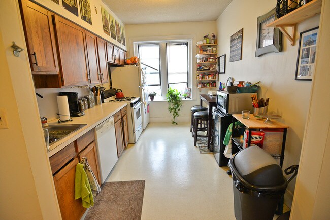 Foto del edificio - 18 Glenville Ave