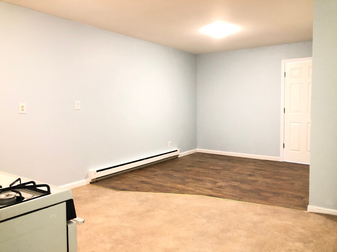 Building Photo - 483 Avenue A