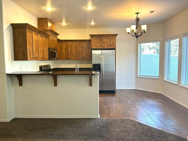 Foto del edificio - 8896 Shoup~Upscale Finishes, Perfect Location, Lawn Care Included!