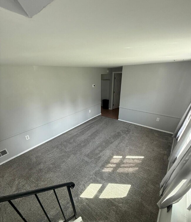 Building Photo - 655 Cadbury Dr