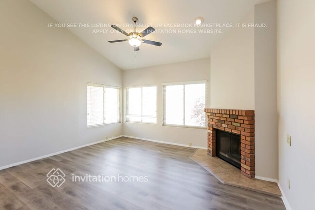 Building Photo - 5732 W El Lago St