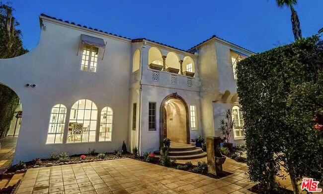 Foto del edificio - 748 S Cloverdale Ave