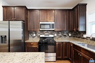 Building Photo - 2135 Saranac Ct