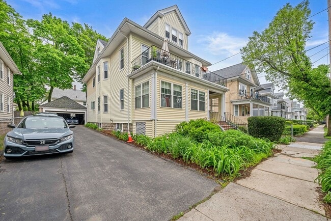 Building Photo - 58 Trowbridge St