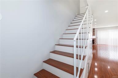 Building Photo - 525 E Verdugo Ave