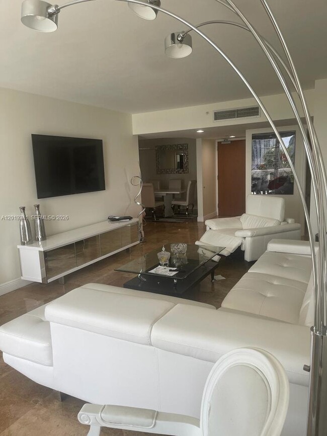 Foto del edificio - 16500 Collins Ave