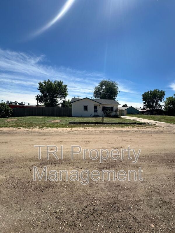 Photo - 404 10th St House